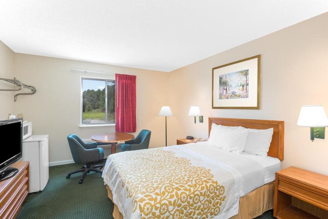 Econo Lodge Cherry Point Хейвлок Экстерьер фото